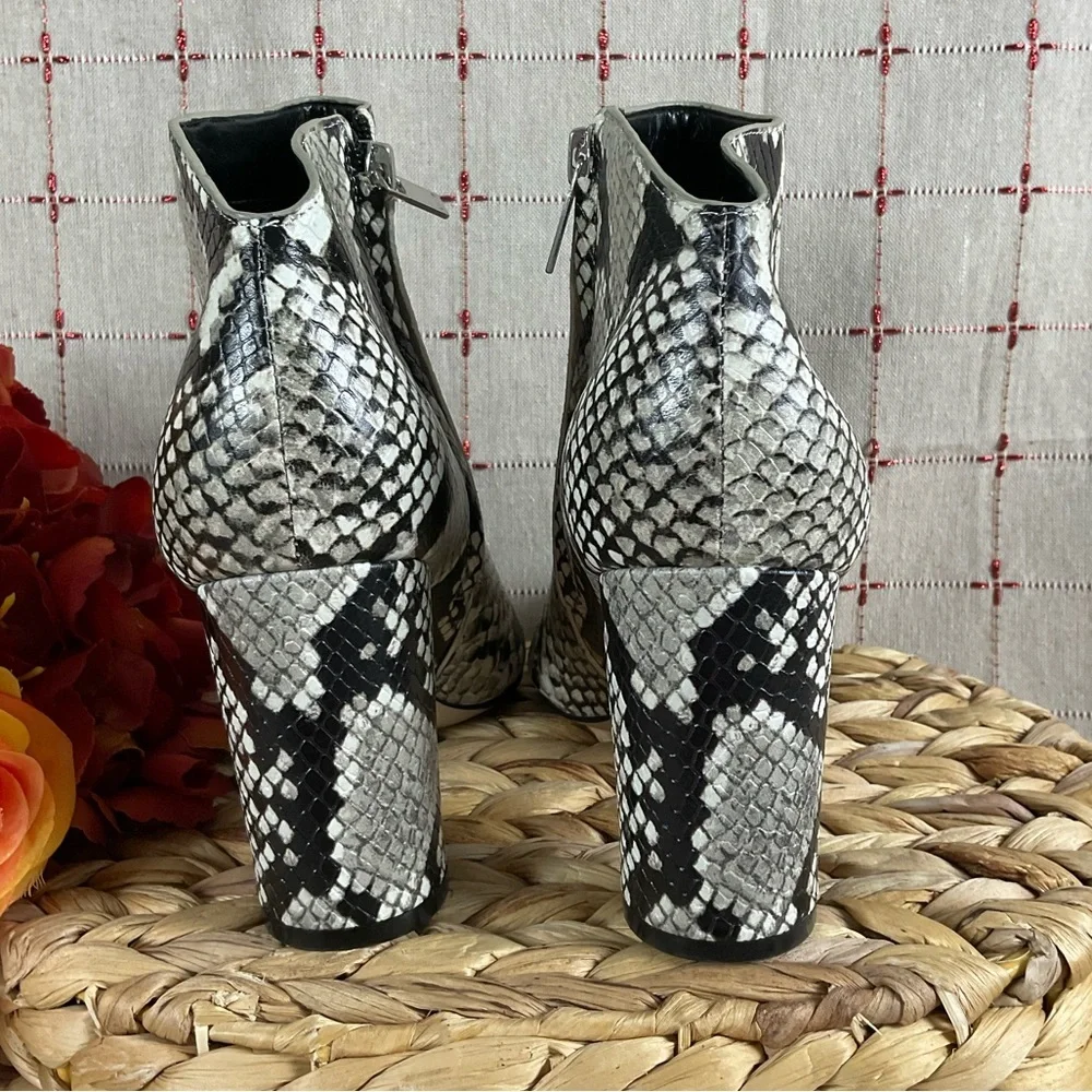 Marc Fisher “Unno” Snakeskin Embossed Ankle Boots Pointed Toe Heeled Bootie 6.5 - Picture 4 of 7